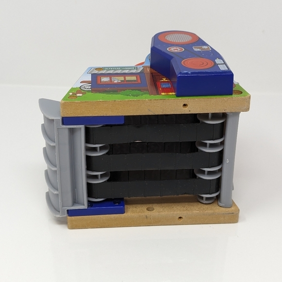 Thomas Train Wooden Railway Ulfstead Wood Chipper Lumber Mill - Picture 2 of 7